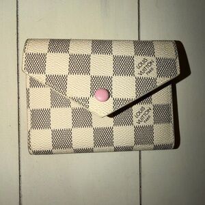 Cream Checkered Wallet with Pink Button